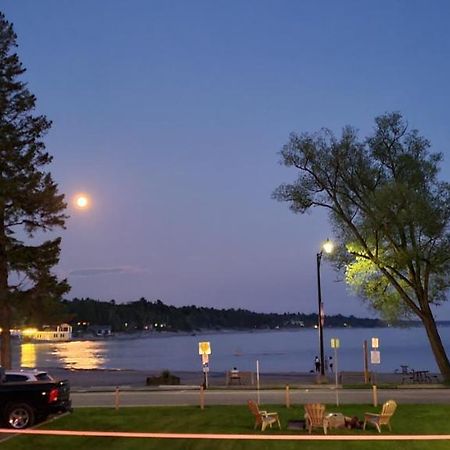 Balm Beach Resort And Motel Exterior photo