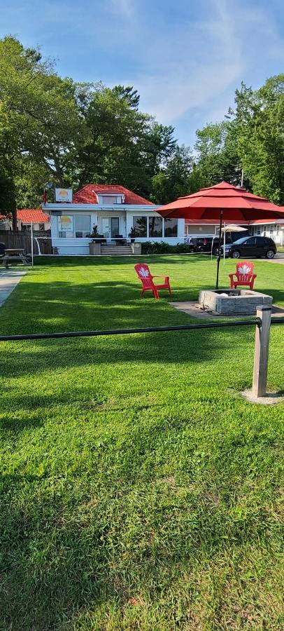 Balm Beach Resort And Motel Exterior photo